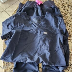Figs scrubs, like new